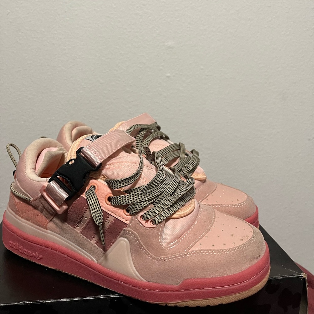 Selling adidas Forum - Picture 2 of 5